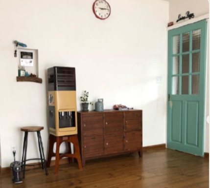 プレミアムウォーター（木目×家具の調和）